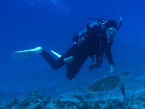 スタッフ 黒木清二とカメ